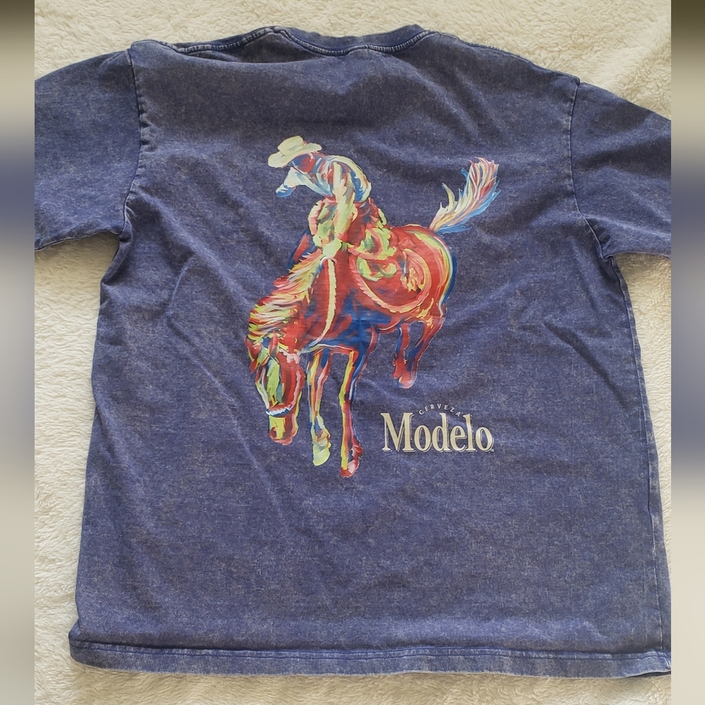 Modelo Mens Tshirt Size S